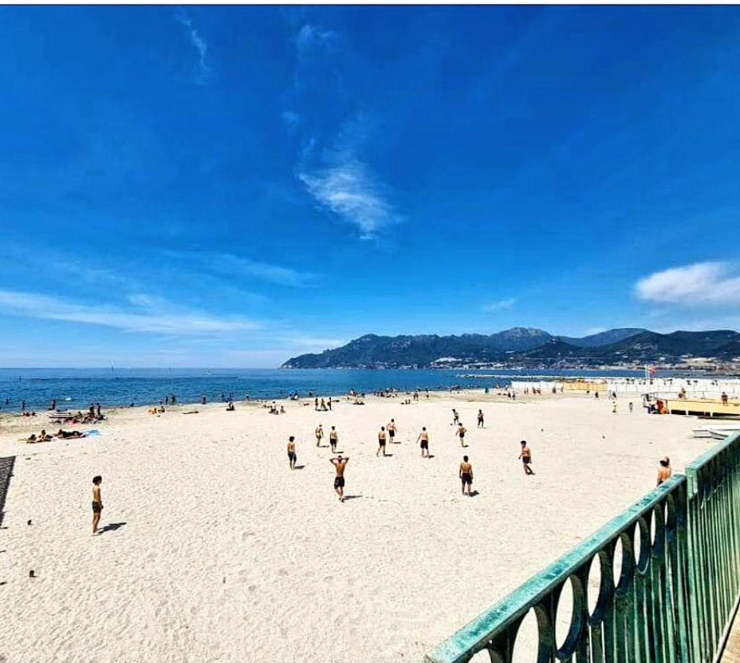 萨莱诺Salifornia Casa Vacanze公寓 外观 照片